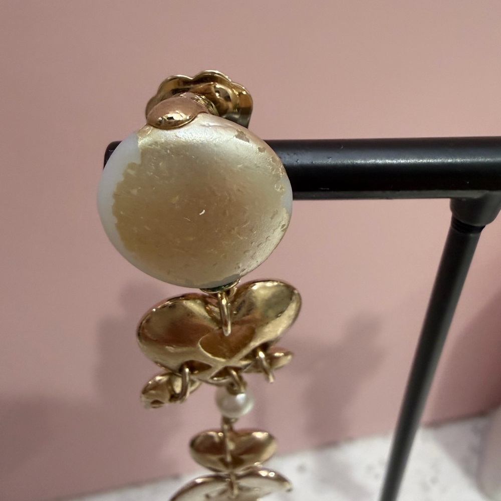 #235 Dior Gold Heart and Pearl Earrings - Picture 12 of 13